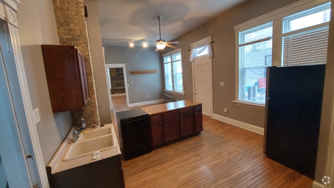 Building Photo - 319 E Garfield Ave Rental