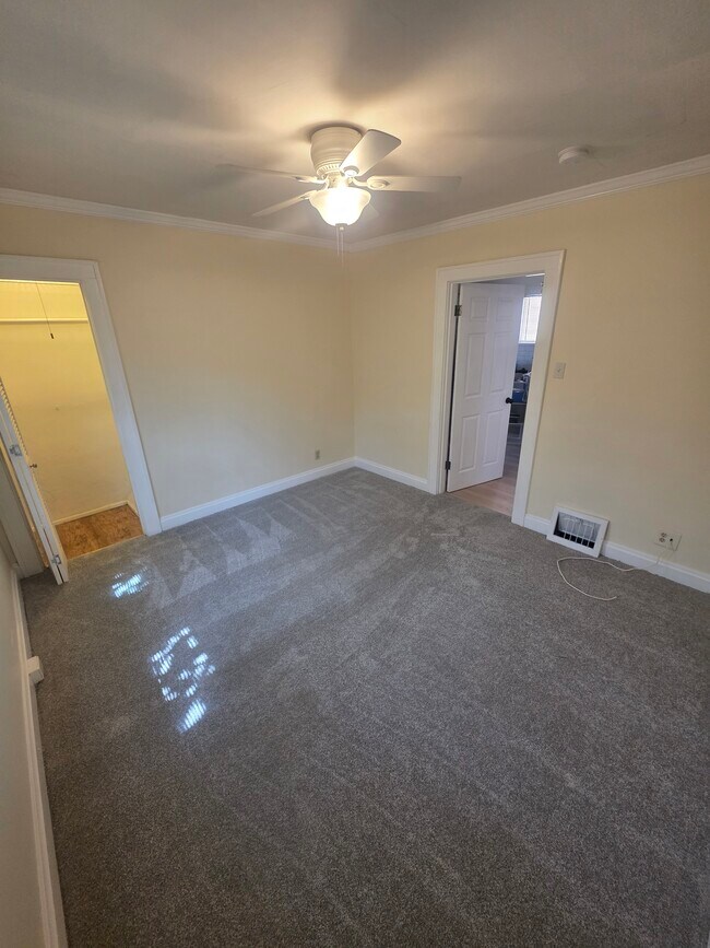 Photo - 6731 Lansdowne Ave