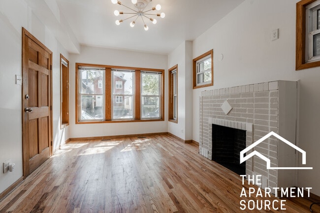 Photo - 2110 N Oakley Ave Apartment Unit 1F