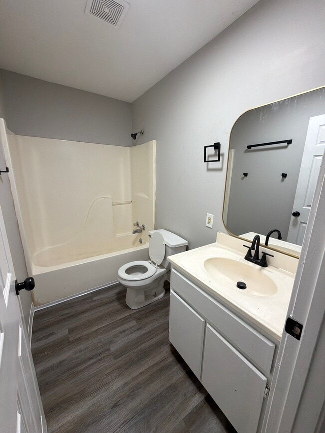 Photo - 1278 Fairground Rd