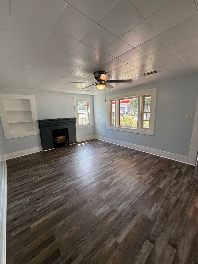 Photo - Quaint Brick Home in Martin!