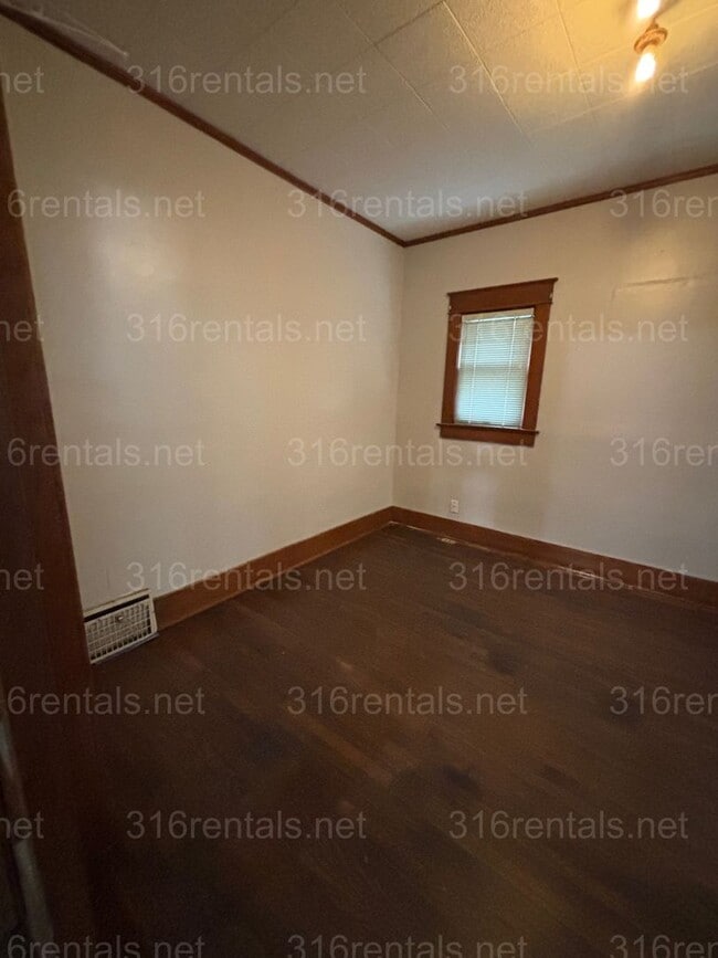 Photo - Five bedroom Two bath house for rent!
