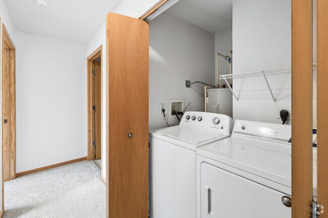 2BR, 2BA - 1,186SF - Laundry