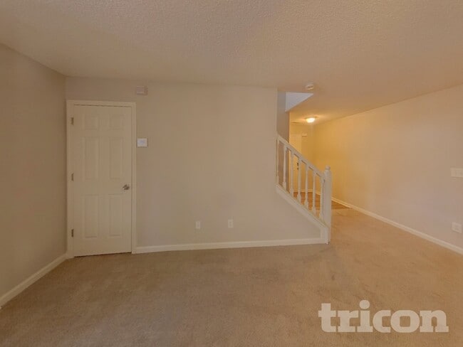 Photo - 7913 Four Oaks Ct