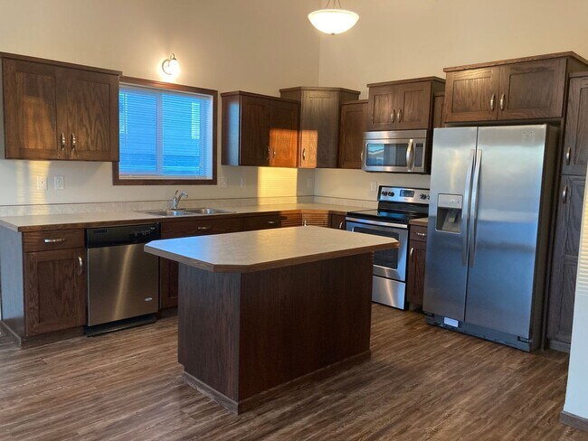 Photo - 1325 30th Ave W