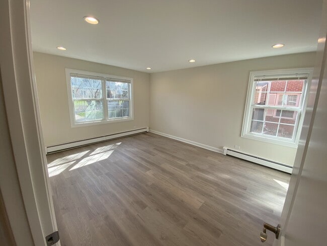 785 Pershing Ave