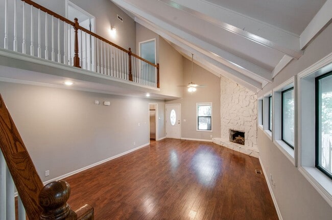 Photo - 625 Mercer Dr
