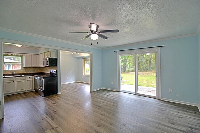 Photo - 1062 Kelly Dr