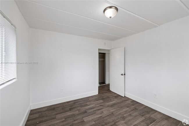 Building Photo - 734 NW 80th St Unit 07 Rental