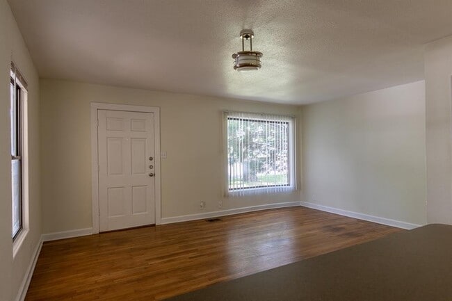 5514 Grover Ave
