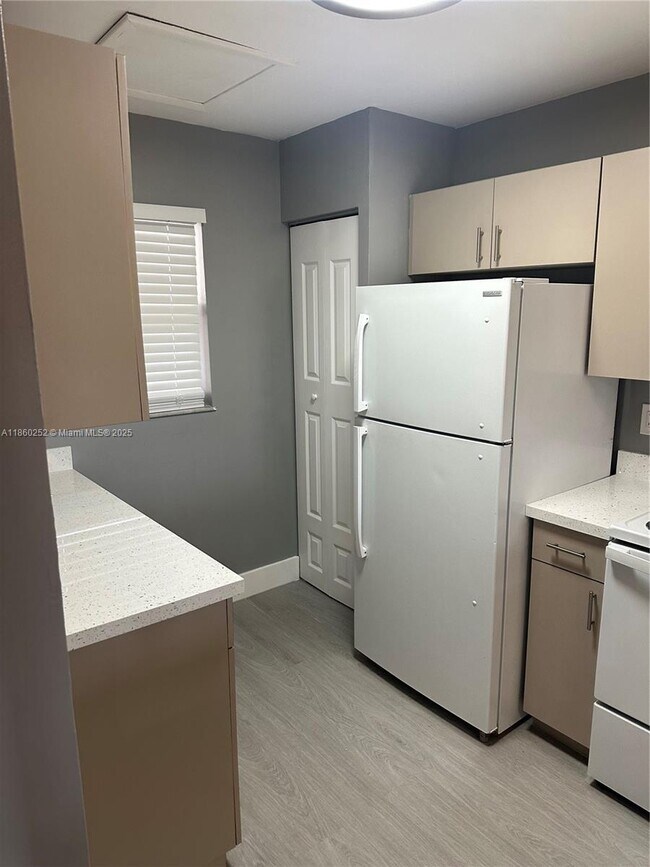 Photo - 862 NE 209th St Unit 206