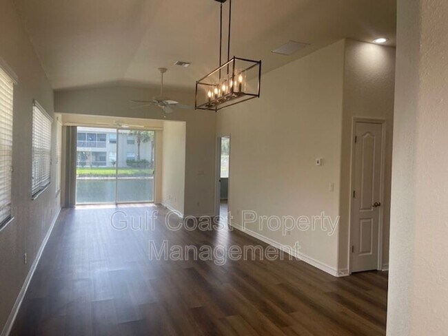 Photo - 1714 Fountain View Cir