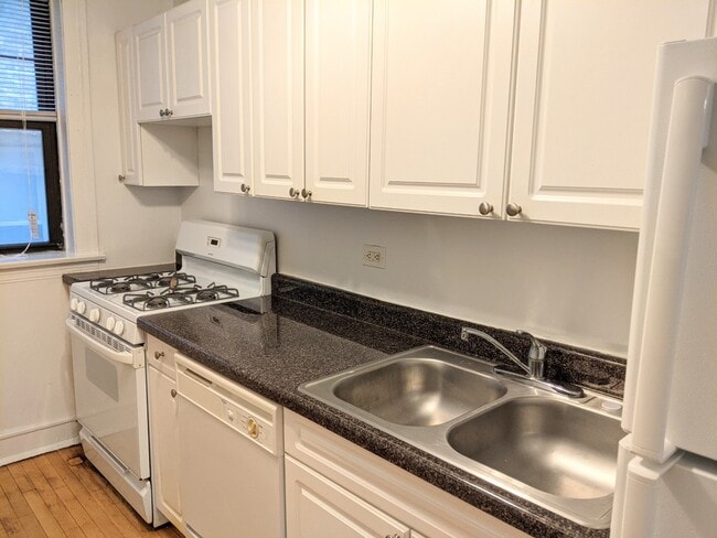 Photo - 925 Forest Ave Unit 25-1E