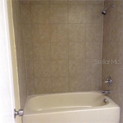 800 Lucaya Dr