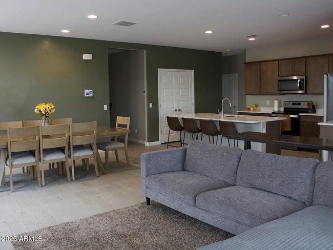 Photo - 8219 S 44th Gln