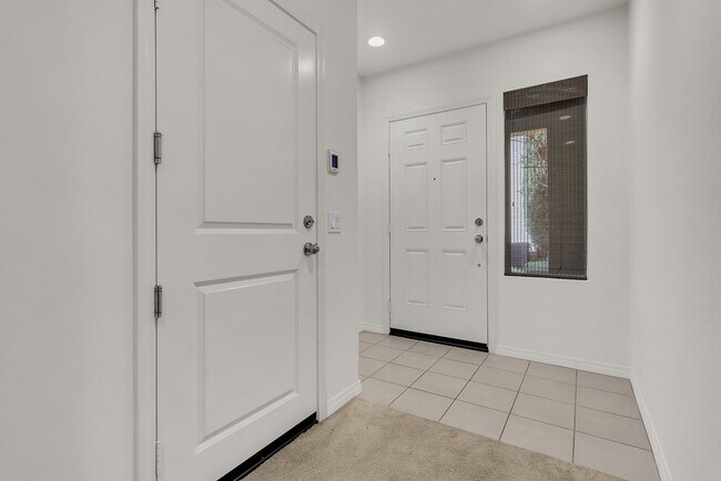 Photo - 1520 W 1st St