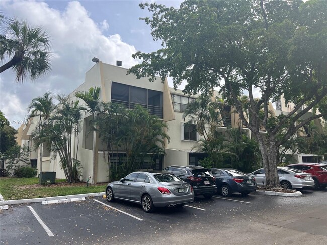 Photo - 20200 W Country Club Dr Condo Unit PH2