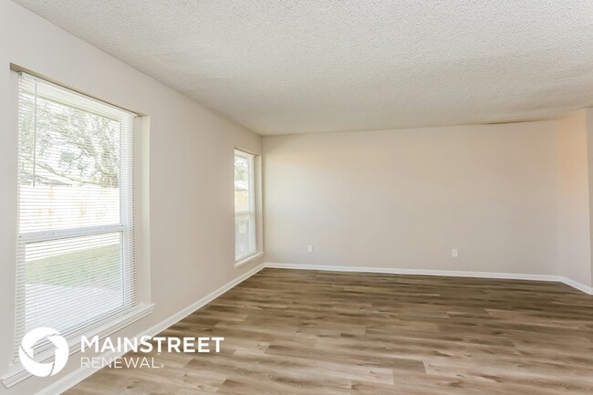 Photo - 1434 New Tree Ln