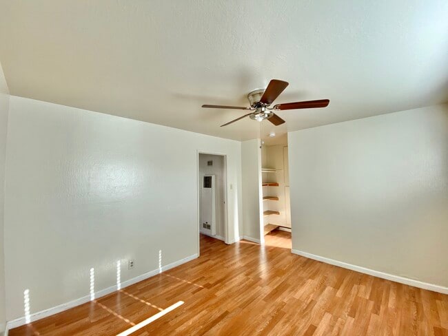 Habitación - Clayburn Apartments