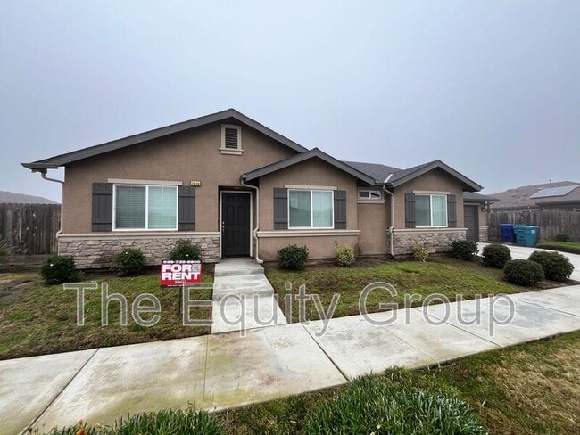 Photo - 2624 W McComb Ave