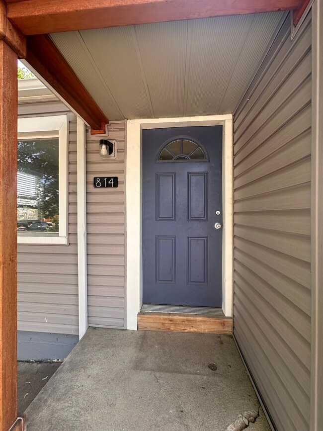 Front entrance - 814 Julian St