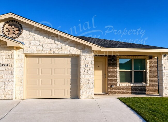 Building Photo - 4304 Ivory Ln Unit A