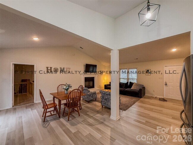 Photo - 5819 Woodrock Ct