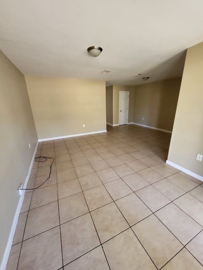 Photo - 9628 El Scott Ave