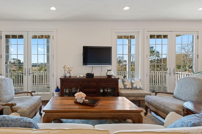 Photo - 77 Library Ave