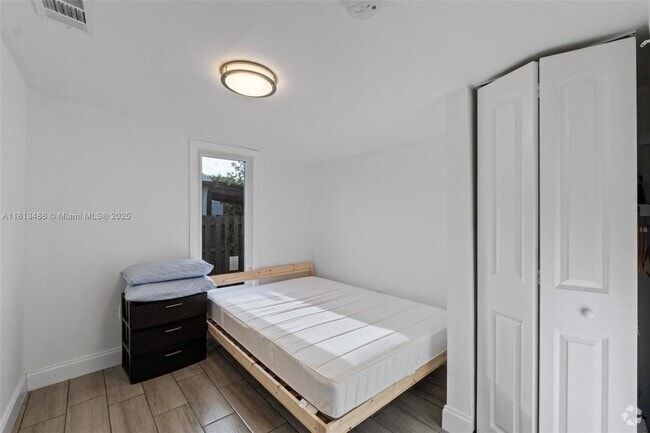 Building Photo - 1883 NW 68th St Rental