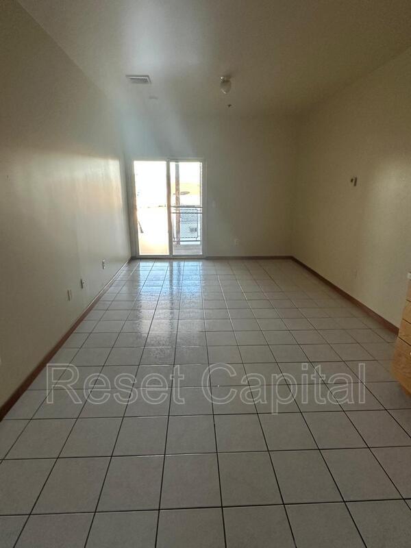 Building Photo - 140 Fleming Ave Unit 3-C