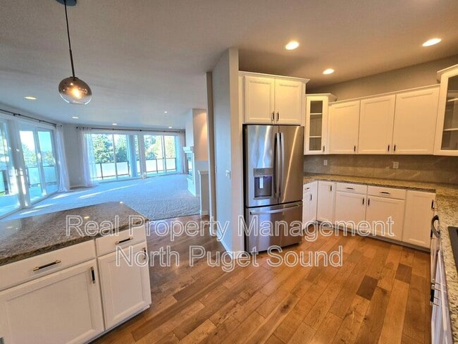 Photo - 11017 18th St NE