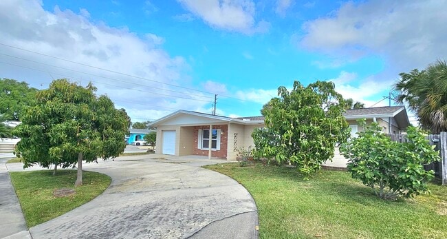 Photo - 1380 Floral Ln