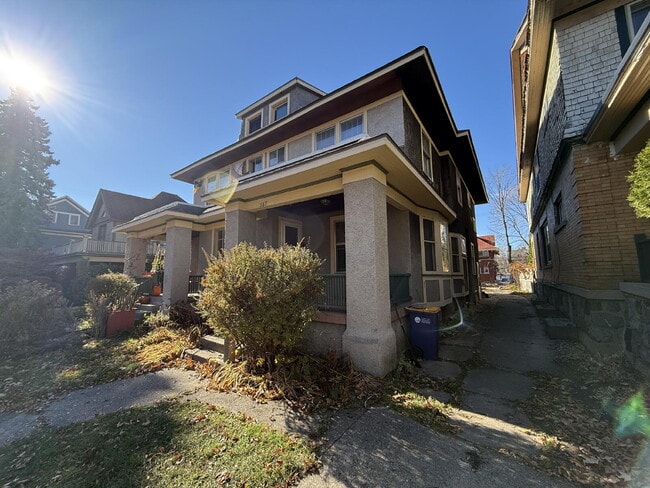 Building Photo - Heritage Hill 3BR