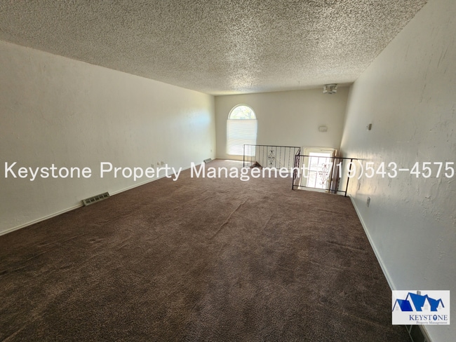 Photo - Charming Townhome in Pueblo West – Comfortable & Convenient Living $1300/$1300 Unit 949 S. Honeysuckle Dr.