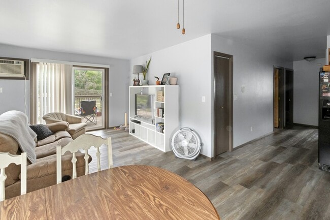 Building Photo - 271 Shannon Ct Unit 1