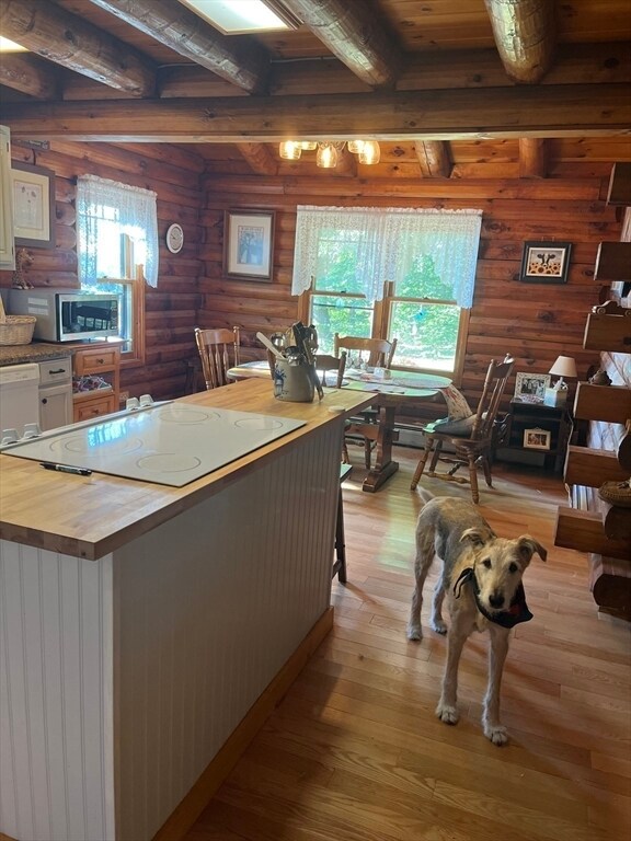 Photo - 26 Powwow River Rd