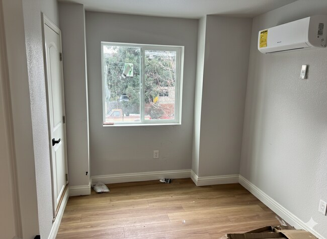 Photo - 949 Channing Way