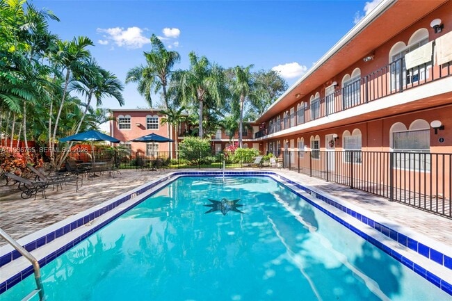 Building Photo - 1405 Miami Rd Unit 10