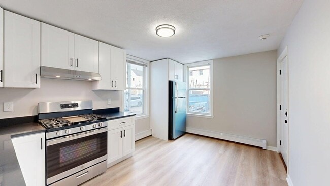 Photo - 298 Meridian St Unit 298 - 4