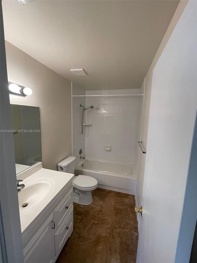 Building Photo - 6031 SW 36th Ct