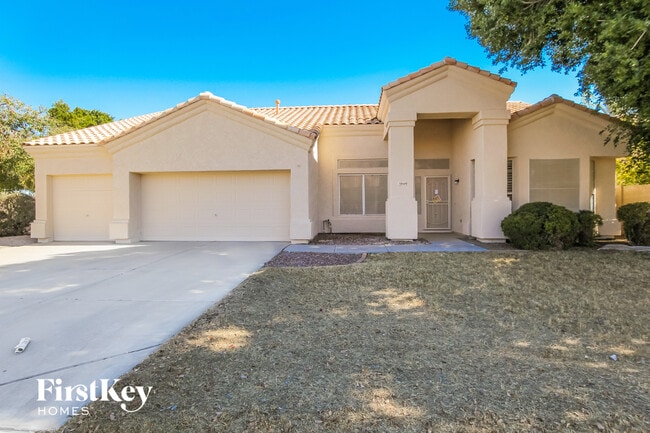Building Photo - 3949 N 111th Dr