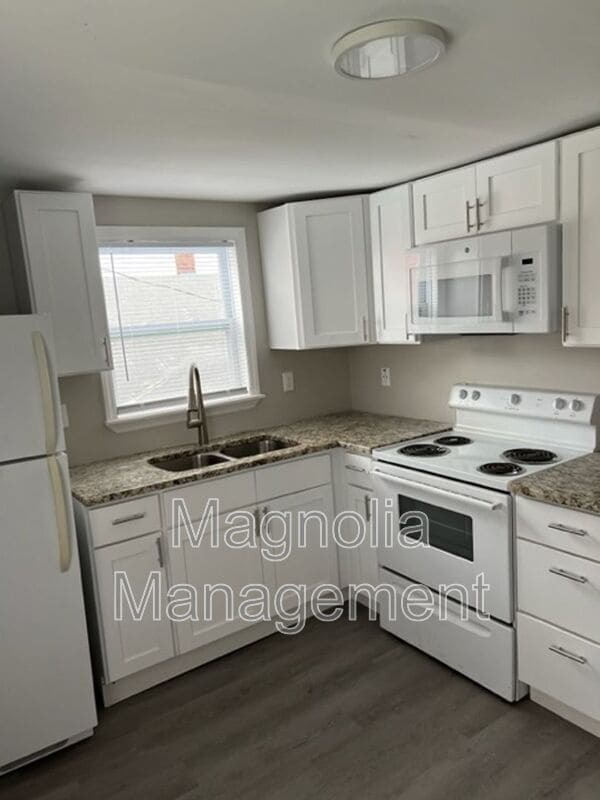 Photo - 214 Walnut St