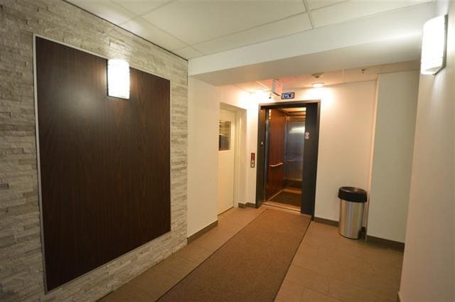 Photo - 5302 51 St