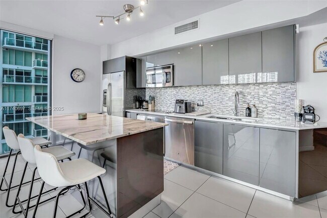 Photo - 31 SE 6th St Unit 1102
