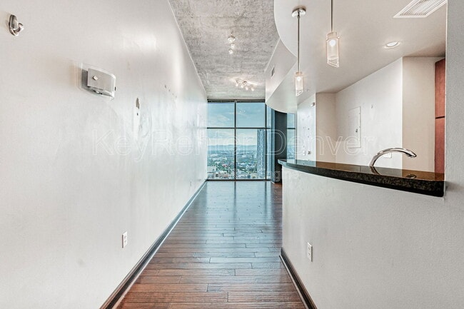 Photo - 1700 Bassett St Unidad 2107