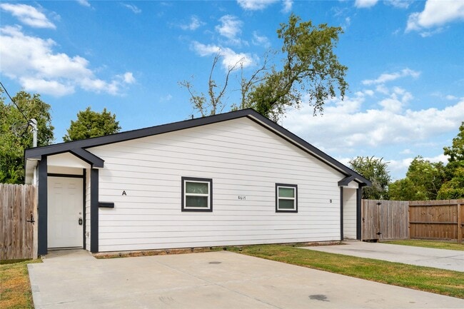 Photo - 8617 Clarington St