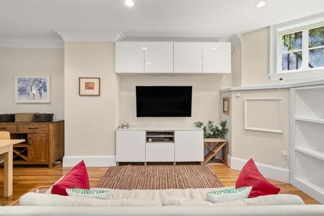 Photo - 227 Marlborough St Unidad 1