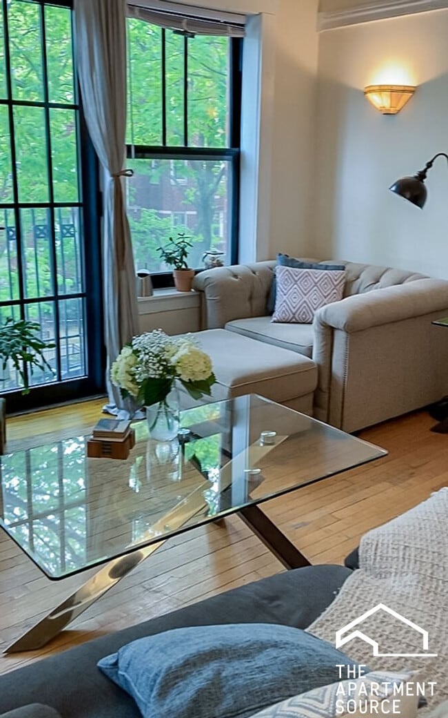 Photo - 630 W Arlington Pl Unit 2