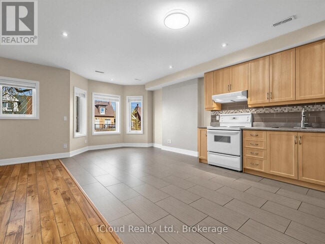 Photo - 1226 Lansdowne Ave